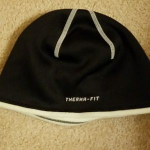 Nike therma fit beanie.